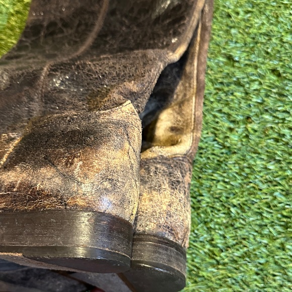 Women’s Frye Vintage Distressed Brown Leather Boots - Picture 7 of 8